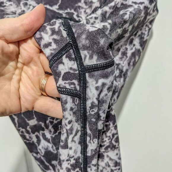 Gymshark | Women's Marble Dyed Leggings - Picture 6 of 7